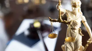 Астанада алқабилер адвокатты кінәлі деп тапты: оған 11 жыл берілді