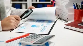 Салық қызметкерлері: "Жұмыссыз болсаңыз, Алматыда пәтерді қалай алдыңыз?"