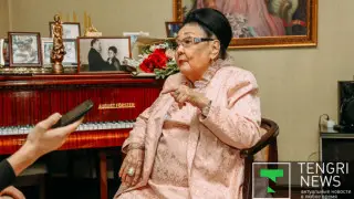 Аты аңызға айналған Бибігүл Төлегенова қазақстандық әйелдерді мерекемен құттықтады