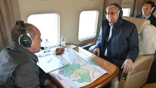 Тоқаев БҚО-дағы су басқан аумақтарды тікұшақпен аралады