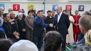 "Бір ел болып әрекет етуіміз керек". Тоқаев су басқан аумақ тұрғындарымен сөйлесті