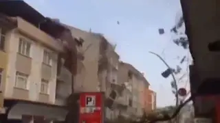 Түркияда дауыл соқты: мешіттің мұнарасы қирап, ғимараттар шатыры ұшып кеткен