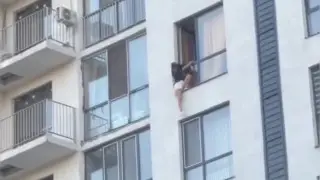 Алматыда қыз тұрғын үйдің жоғарғы қабатынан құлап кеткен: ІІМ пікір білдірді