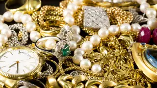 Шетелге қанша зергерлік бұйым алып шығуға болады? МКК жауабы