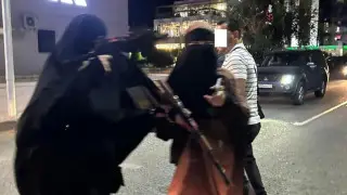 Ақтауда никаб киіп, "қару" ұстаған қыздар жұртты шошытты