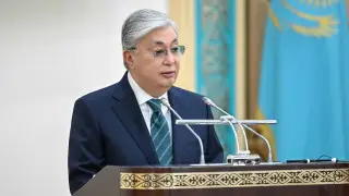 Каспий арқылы талшықты-оптикалық желі тарту: Тоқаев жобаның аяқталу мерзімін атады