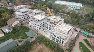 Алматыда элиталық тұрғын үй кешенінің құрылысы тоқтатылды