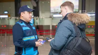 Қазақстандағы шетелдіктерге QR-коды бар карталар беріледі