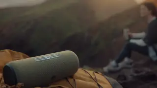 Yandex Qazaqstan Алисамен жабдықталған алғашқы портативті ақылды колонканы ұсынды