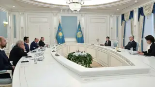 Президент әлемдік нейрохирургия саласының өкілдерімен кездесті