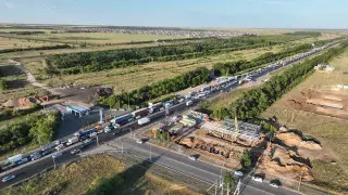 Сағаттап тұрады: Астанаға кіреберістегі ұзын-сонар кептеліс әуеден көрсетілді