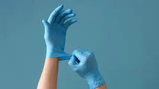 Қазақстандық компания Таиландтан әкелінген медициналық қолғапты отандық өнім деп сатқан