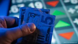 Доллар бағамы 538 теңгеге дейін төмендеді