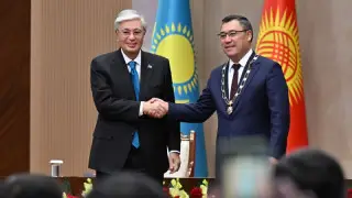 Тоқаев Жапаровты “Алтын Қыран“ орденімен марапаттады