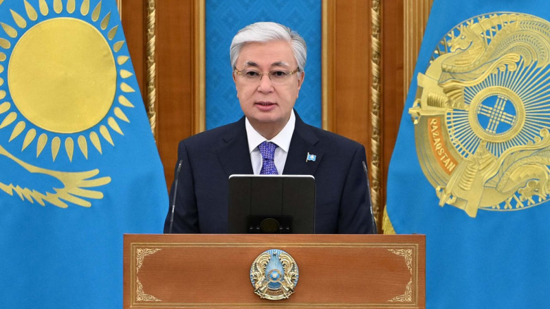 Ариэль қызыл шашты порно видео