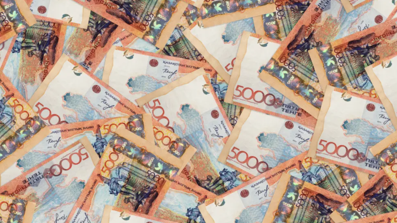 Порно жігіт қызды әдемі сиқтырды