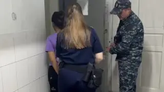 “Суға батырып, аяғын сүйгізген“: Екі әйел 16 жастағы жасөспірімді қорлады деген күдікке ілінді