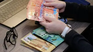 Қазақстанда жәрдемақыдан 1 миллиард ұрланды: алаяқ схема әшкереленді