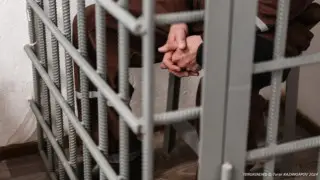 Шетелде ұсталған сотталушы ақша төлеп Қазақстанға оралды