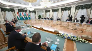 Түбі жоқ киска порно