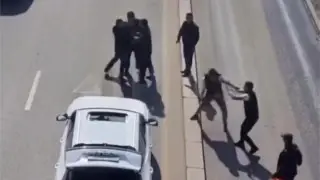 Алматыда жүргізушілердің жолдағы төбелесі видеоға түсіп қалды