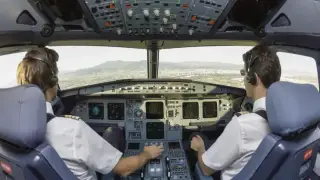 Qazaq Air әуе компаниясының бір топ ұшқышы басшылыққа үндеу жасады