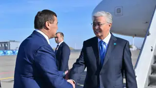 BDSM клиторы туралы бейне