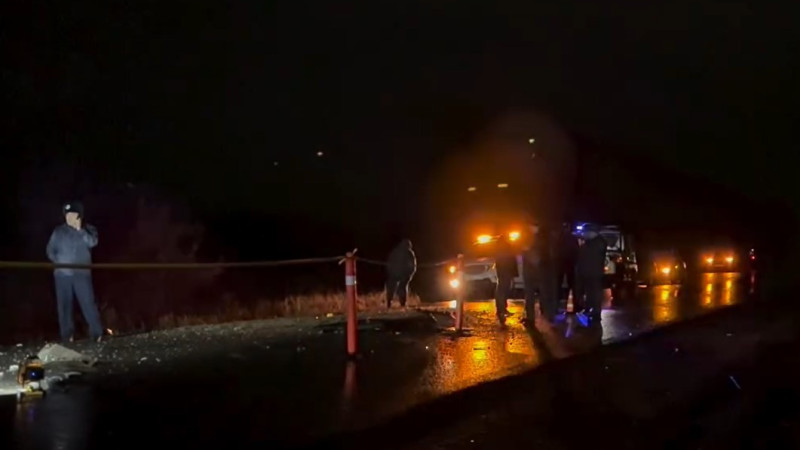 Ерлердің кискаларының жақыннан түсірілген суреттері