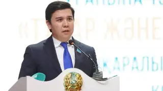 Мәжіліс депутаты мәслихаттағы орны мен тоқалы туралы қауесеттерге жауап берді