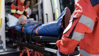 Астанада 9 қабатты үйдің қасбеті мен кондиционер құлап түсті: зардап шеккендер бар