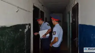 Атырауда пәтерден ер адам өлі табылды