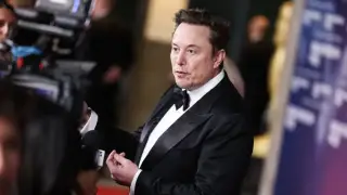 Илон Маск дәулеті 700 миллиард долларға жеткен алғашқы адам атанды