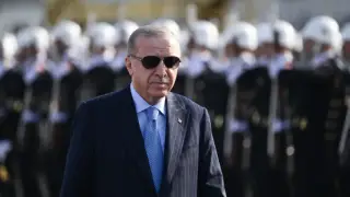 Түркия ұзындығы 300 метр болатын авиатасымалдағышты жинай бастады - Ердоған