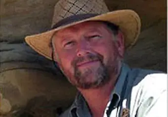 Палеонтолога-любителя обвинили в краже динозавра