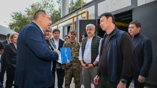 Паркинг, котельная и безопасность: аким Алматы поручил навести порядок в Dragon City