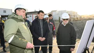 Аким Алматы проверил ход строительства станции метро "Калкаман"