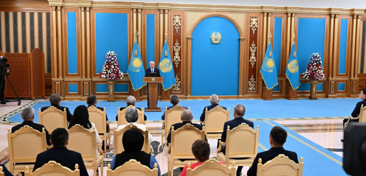 Токаев предупредил тех, кто мешает работе врачей
