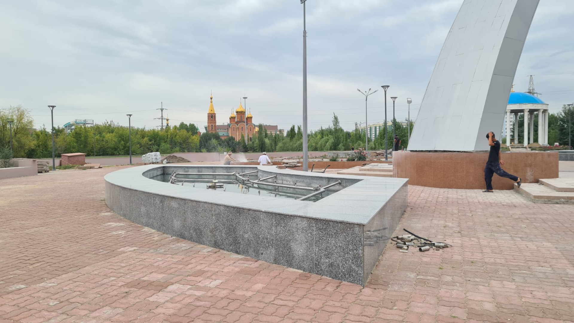 Неработающий фонтан, Актобе, лето 2024 года. Фото: ©️ Tengrinews.kz