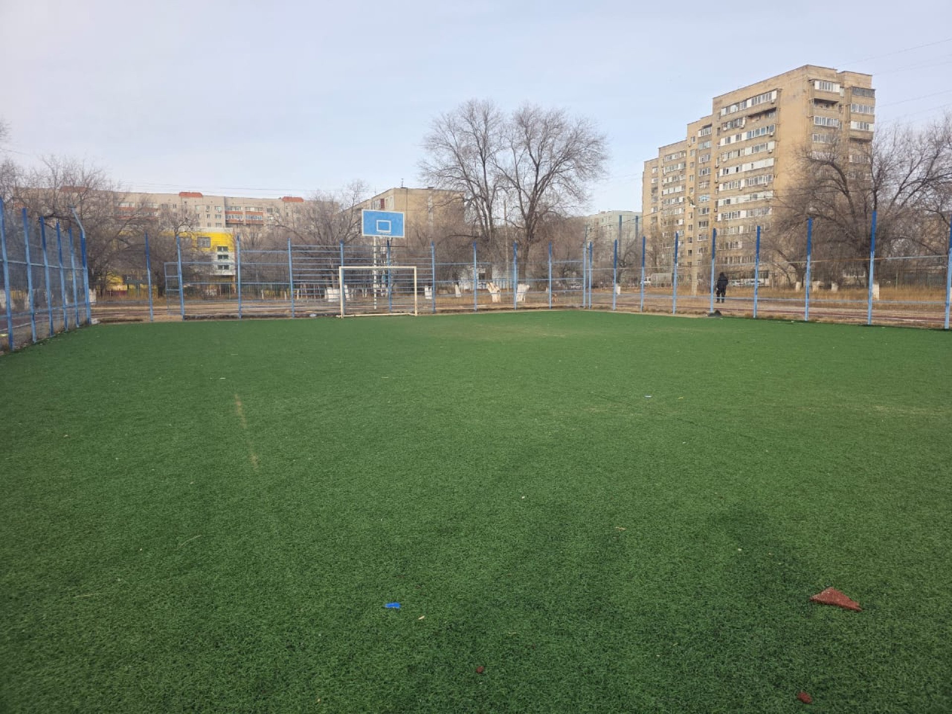 В Актобе 10-летний школьник получил перелом руки на школьном поле