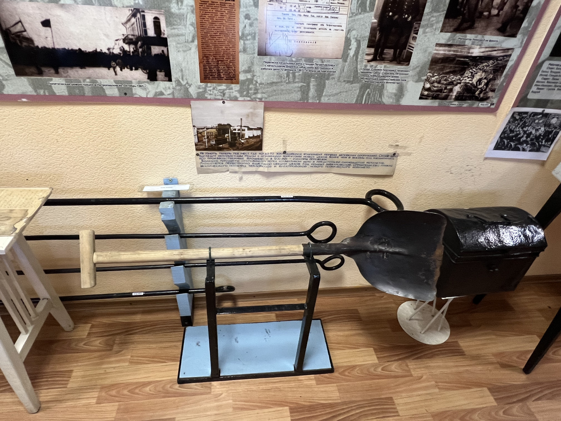 Инструменты женщин-железнодорожников в годы ВОВ, экспонат музея в Петропавловске. Фото: ©️ Tengrinews.kz / Елена Бережная&nbsp;