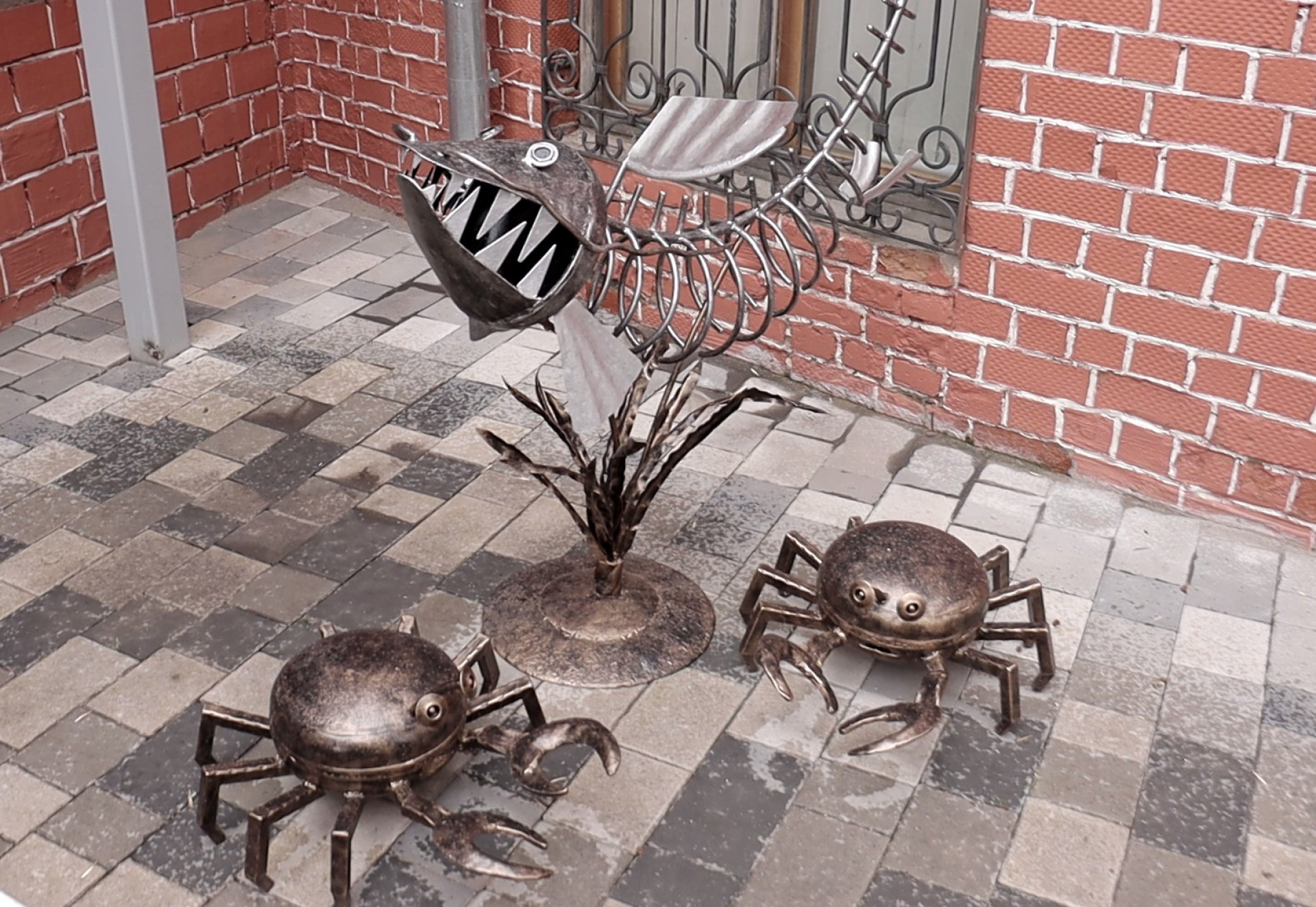 Скульптуры пауков из металлолома. Автор: Тимур Кенжибаев 