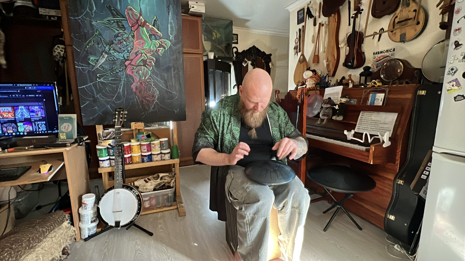 мужчина и глюкофон