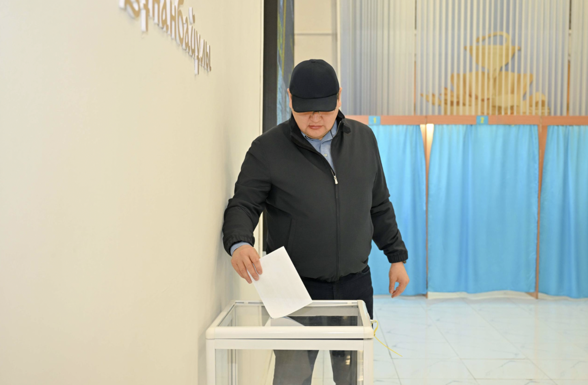 Ел тарихындағы алғаш рет: Семейде әкімді сайлау өтіп жатыр