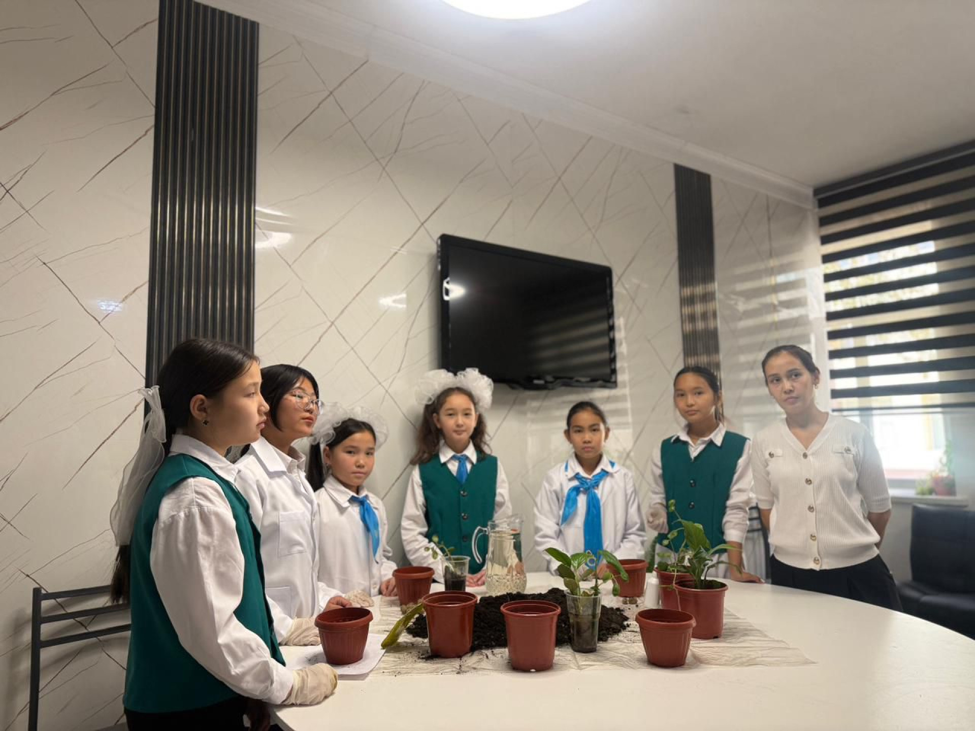 В Шымкенте провели общегородскую уборку, фото 3 - Tengrinews.kz