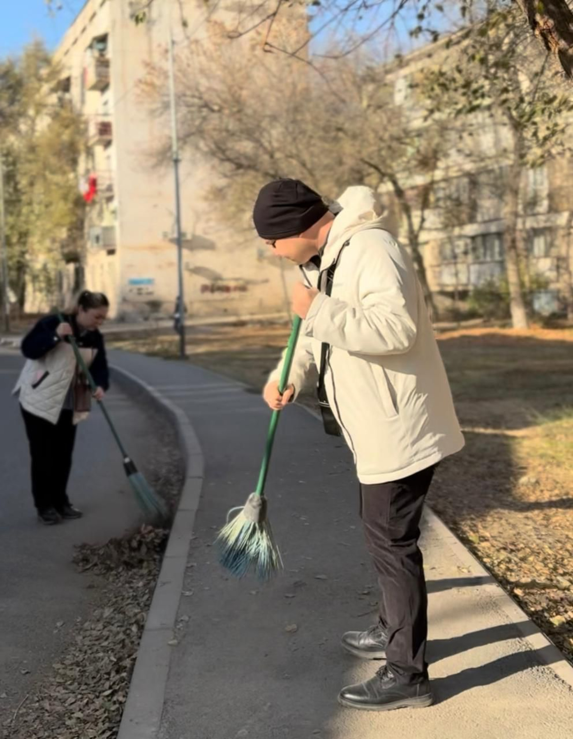 В Шымкенте провели общегородскую уборку, фото 2 - Tengrinews.kz