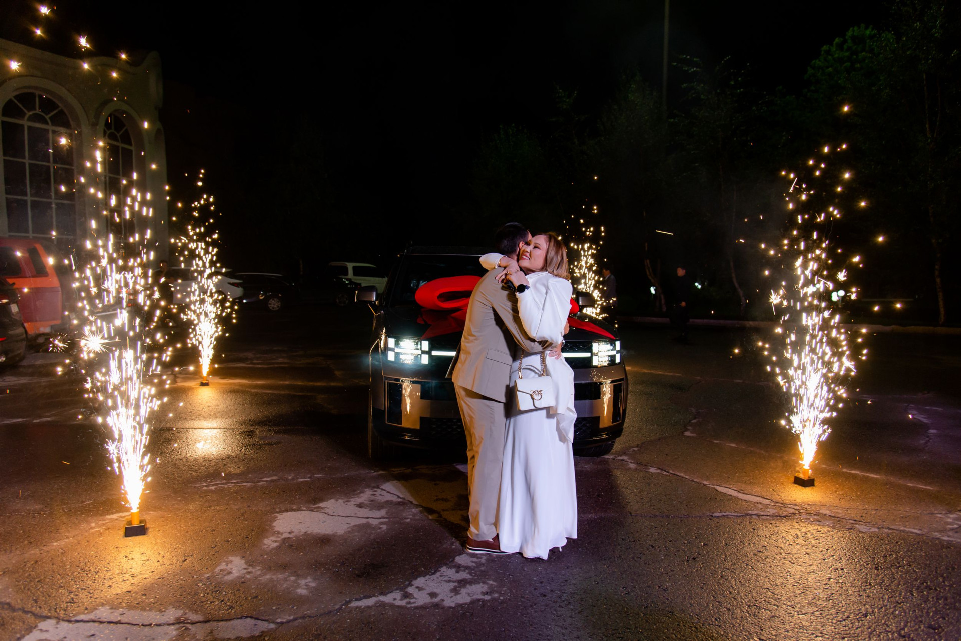 салют на свадьбе