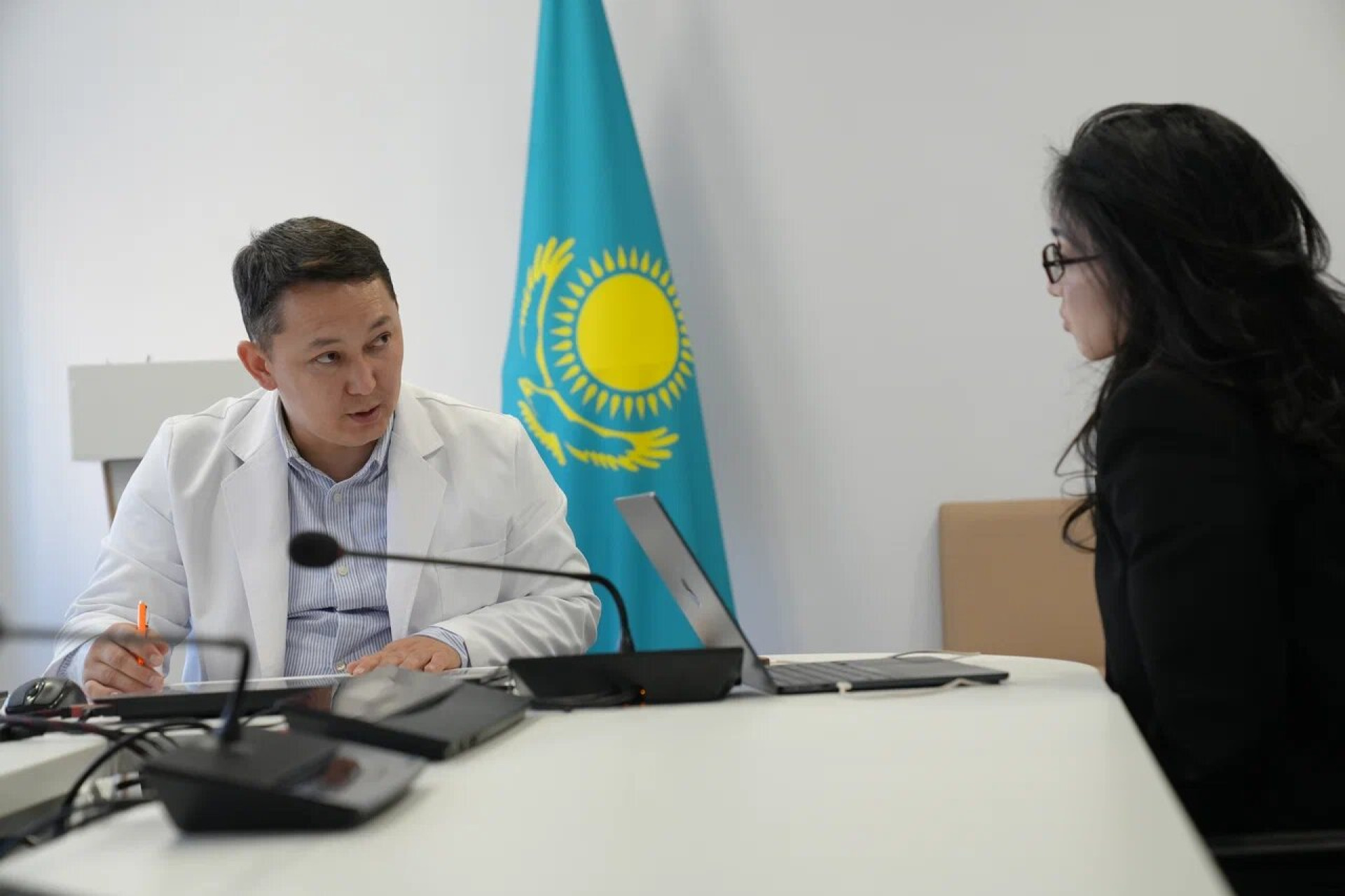 ВОП Бекжан Намет говорит с корреспондентом