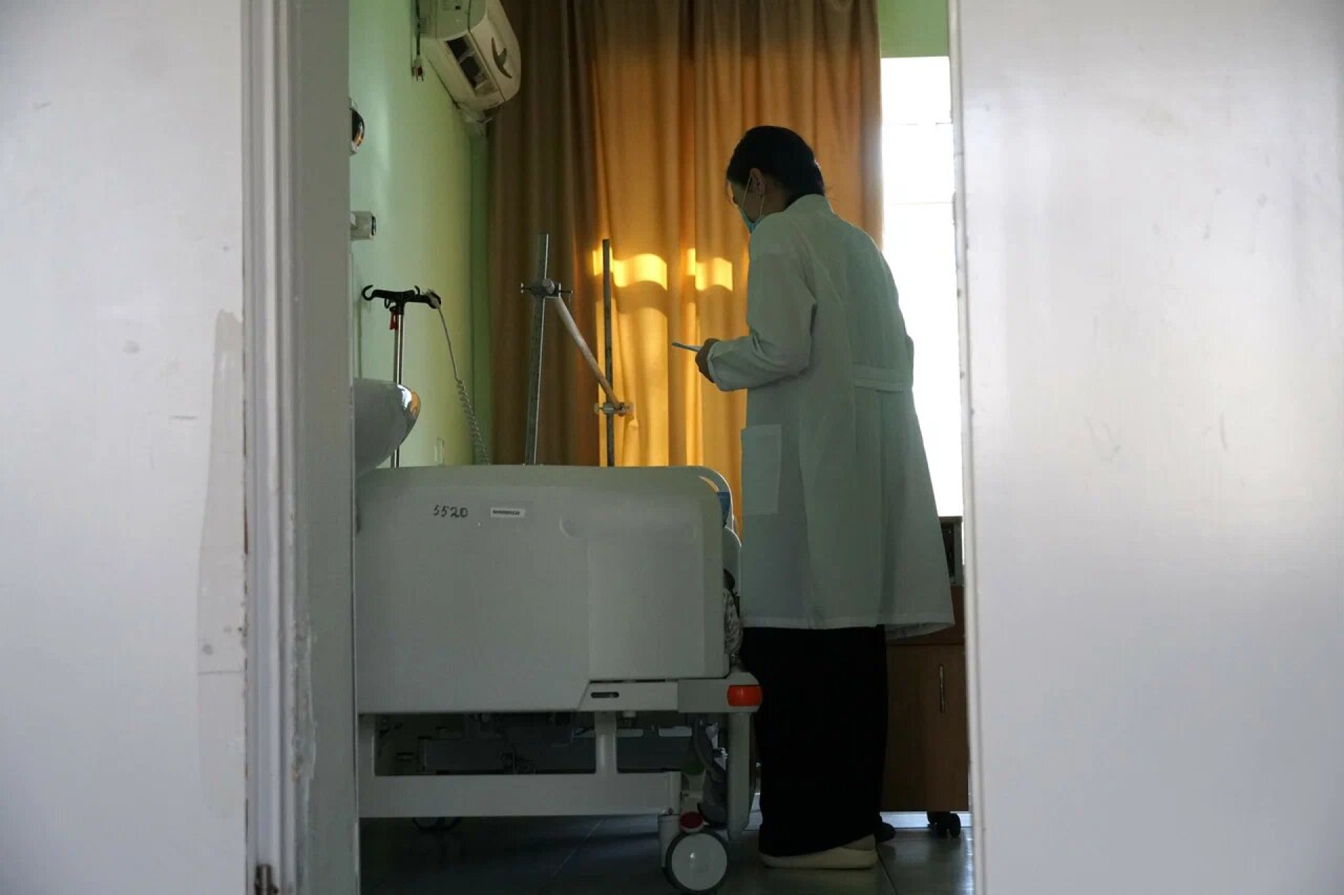 Палаты Национального научного центра травматологии и ортопедии имени академика Батпенова