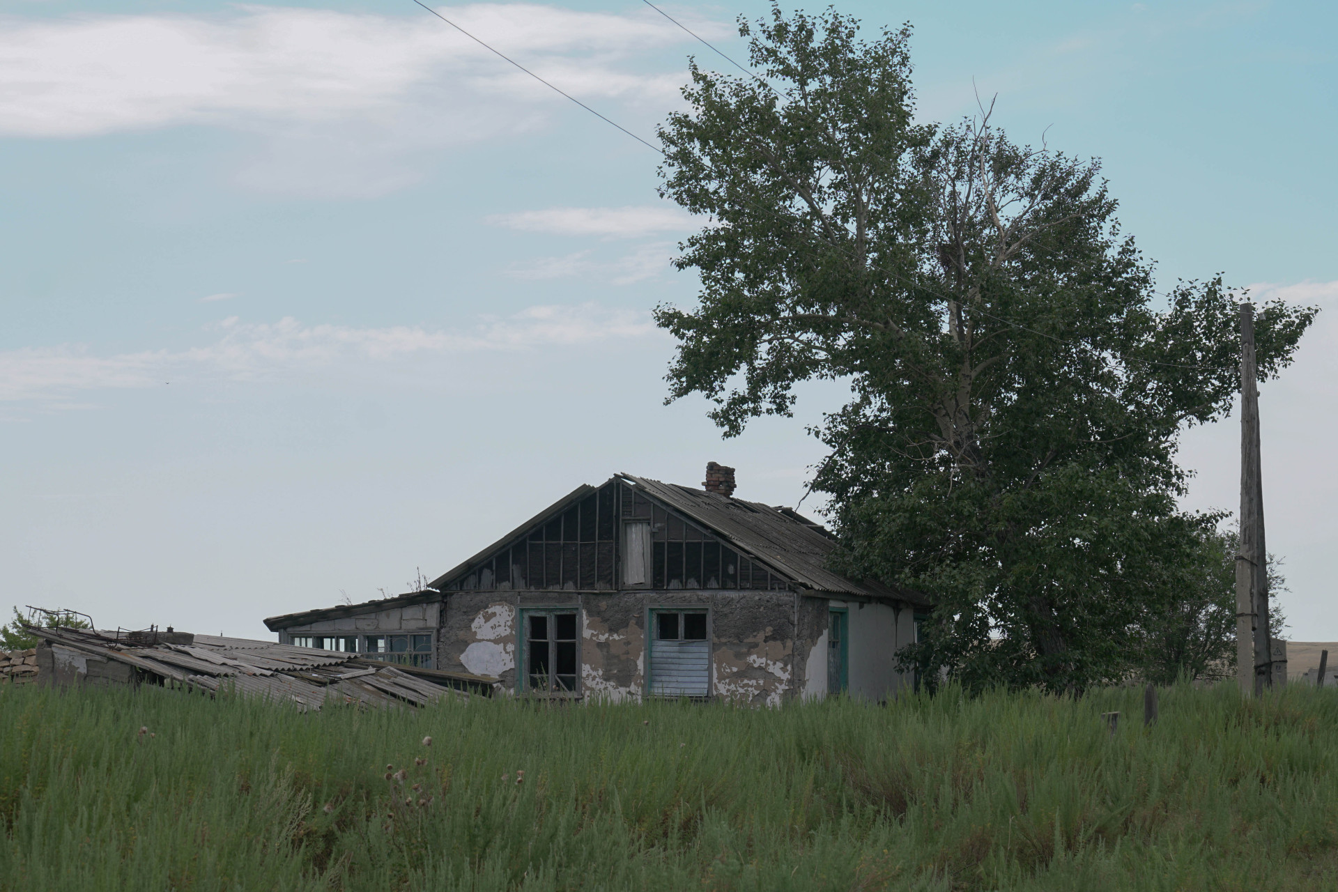 Разрушающийся дом, упразднённый Акбулак. Фото:©️ Tengrinews.kz / Маржан Куандыкова