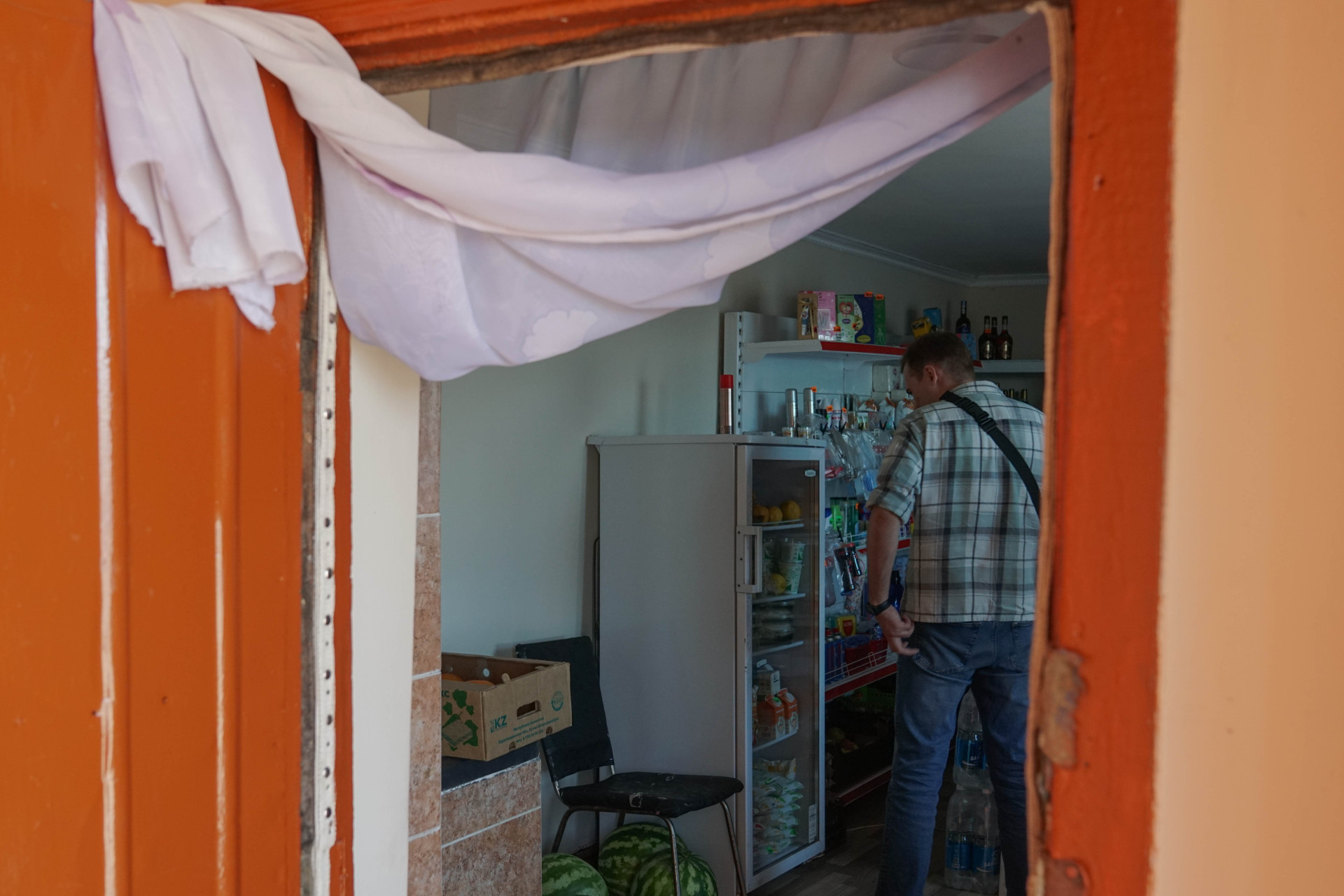 В магазине в новом Акбулаке. Фото ©️ Tengrinews.kz / Маржан Куандыкова